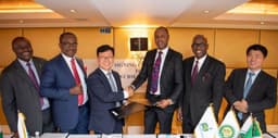 L-R: DMD, Fidelity Bank Plc, Mohammed Balarabe; Executive Secretary, Nigerian Content Development and Monitoring Board (NCDMB), Simbi Wabote; Vice-President, Hyundai Heavy Industries, S.Y. Park; CEO, Temile Development Company Limited, Alfred Temile; CEO, Nigerian Liquefied Natural Gas Limited (NLNG), Tony Attah; and Managing Director, Hyundai Heavy Industries, London, Jay .H. Kang during the recent Ship Building Contract Signing ceremony in London between Temile Dev. Company and Hyundai Heavy Industries for one firm and one optional 23,000cbm Liquefied Petroleum Gas (LPG) tankers; the first of their kind in the West African oil and gas market.