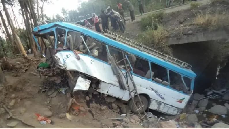 Ethiopia bus accident kills at least 28