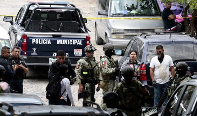 Soldiers open fire on migrants, kill six in Mexico