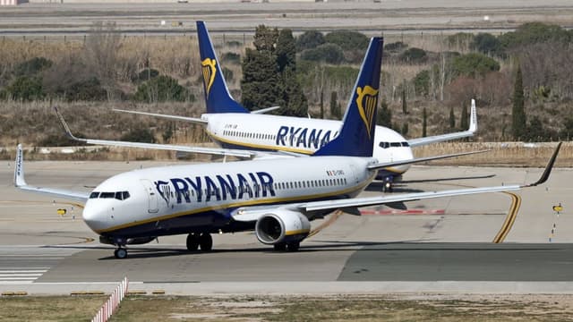 184 passengers and crew evacuated as plane catches fire on runway