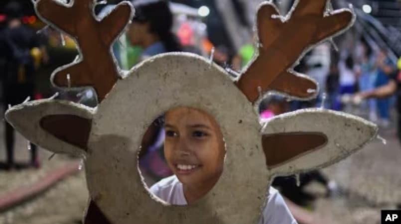Christmas season starts in Venezuela, as ordered by president