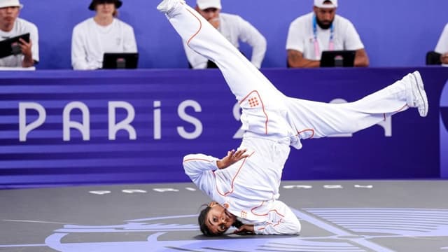 Breakdancers warned of cone-shaped lump from ?extensive headspinning?