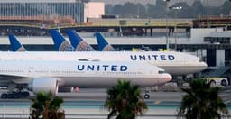 Man charged in unprovoked beating of passenger on United flight
