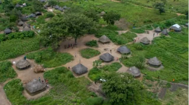 Lightning kills 13 children at Uganda refugee camp 