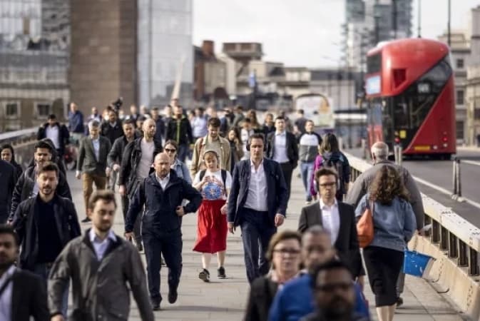 UK begins 4-day workweek trial with 1,000 workers