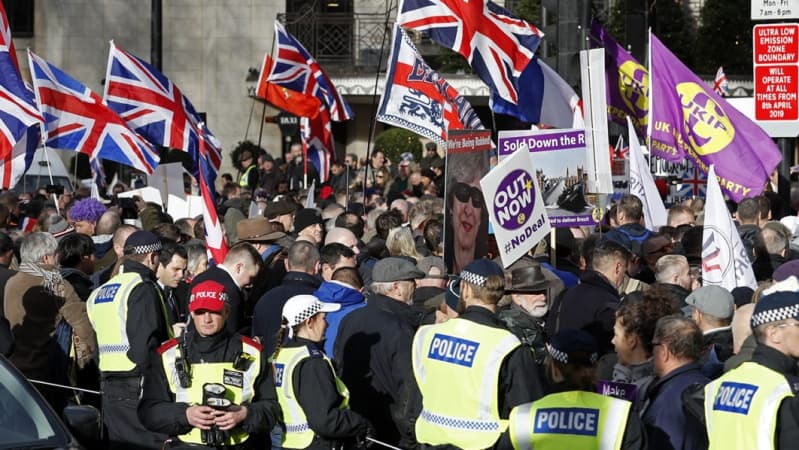 London police conduct ‘controlled explosion’ outside US embassy