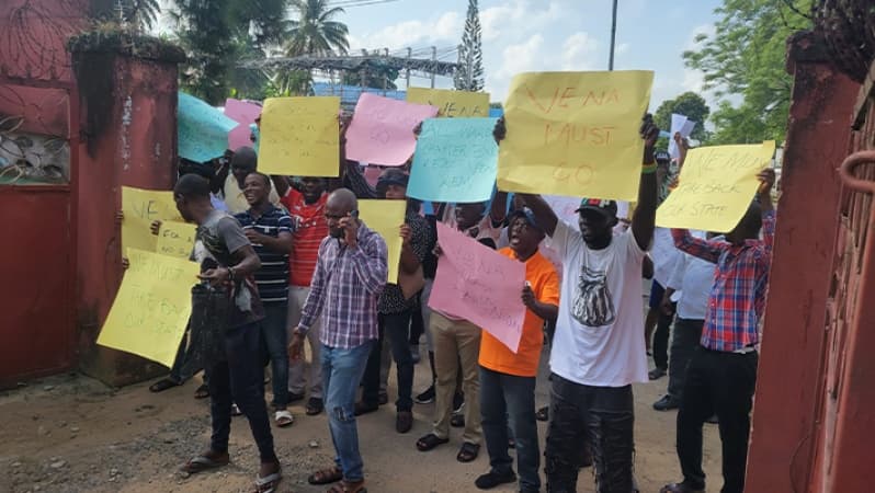 Cross River: Protest rocks PDP secretariat over alleged plans to reinstate Ikem