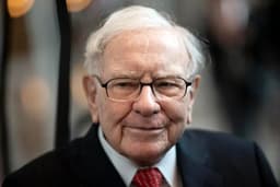 Warren Buffett donates $1.1 billion in Berkshire stock, updates Will 