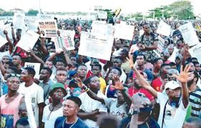 2025: Nigerians bank on hope, seek improved living conditions