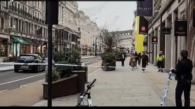 London?s Regent Street evacuated due to ?bomb threat? 