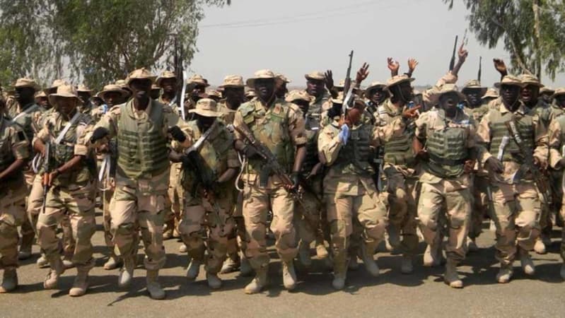 BREAKING: Many soldiers reported dead after suspected Yahoo boys run into them during morning drills in Lagos