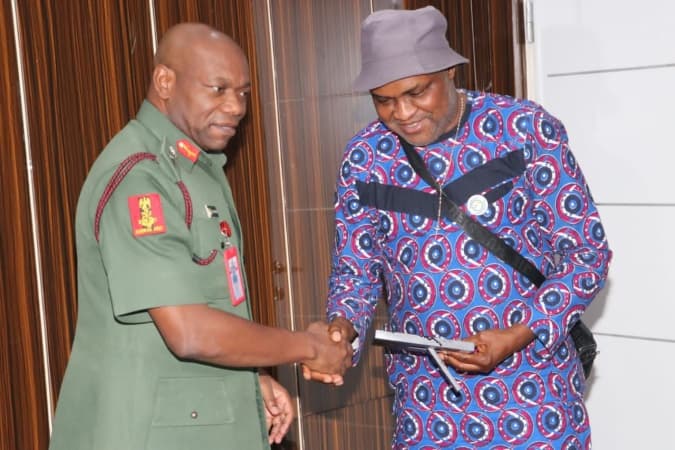 Bridging the gap between khaki and babanriga