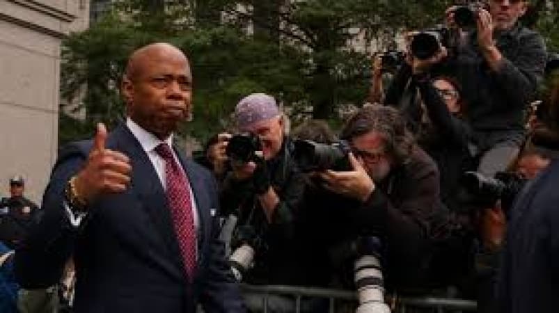 US Justice Department directs prosecutors to drop charges against New York mayor