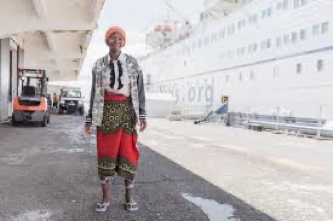 Mother’s tumor removed through a chance encounter with Mercy Ships