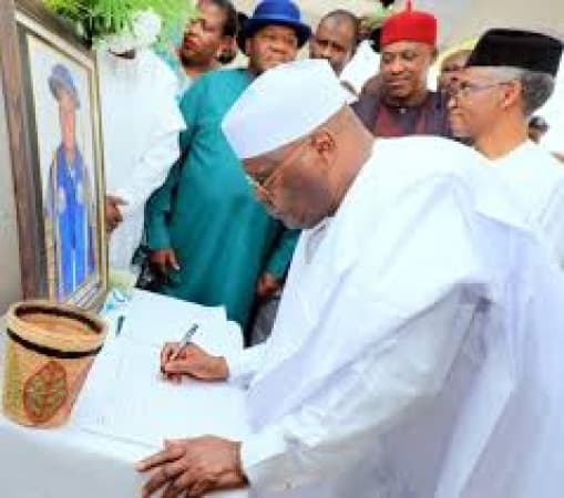 Atiku leads El-Rufai, others on condolence visit to Clark?s family