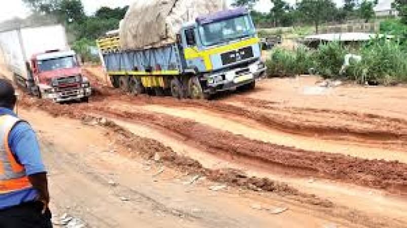 Edo community kicks as minister allegedly commissions ?non-existent? road