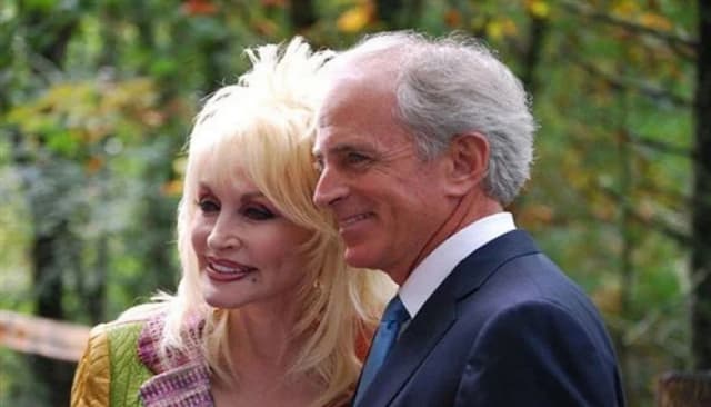 Dolly Parton's husband dies aged 82