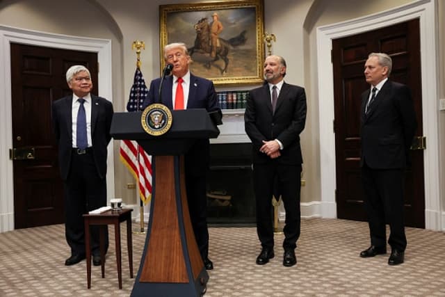 Trump pauses US aid to Ukraine