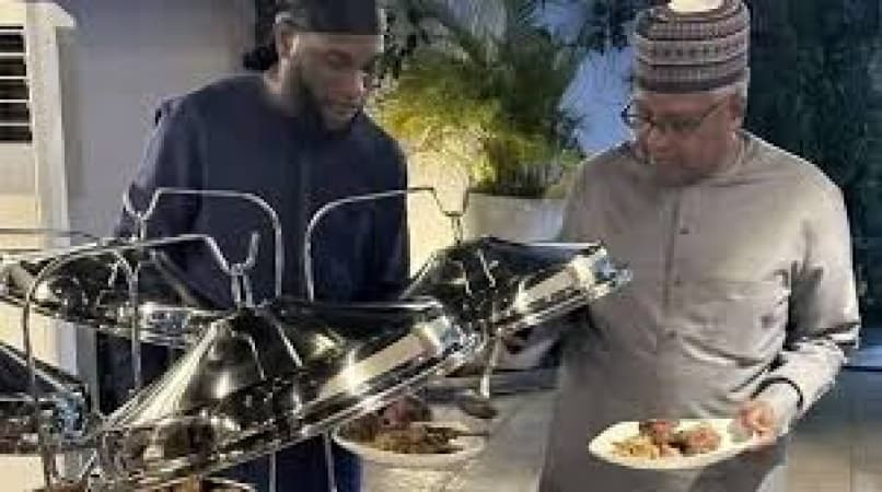 Burna Boy joins Dangote to break Ramadan fast