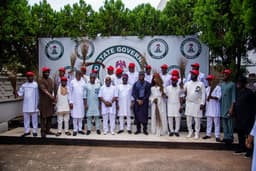17 Edo LG chairmen dump PDP for APC