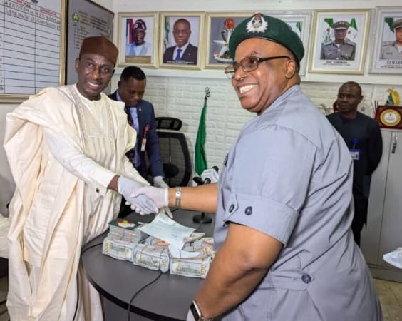Customs intercept $578,000 falsely declared cash at Lagos airport