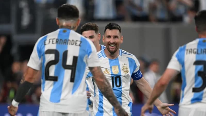 Argentina thrash Brazil to cap World Cup qualification party 