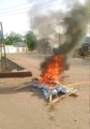 PDP supporters set billboards ablaze, vow to work against party over ‘meagre’ Ramadan package