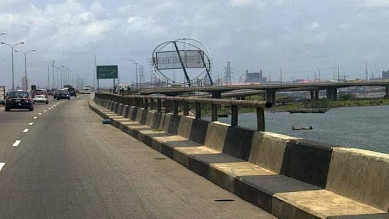 Lagos at standstill as FG begins repair work on Independence Bridge
