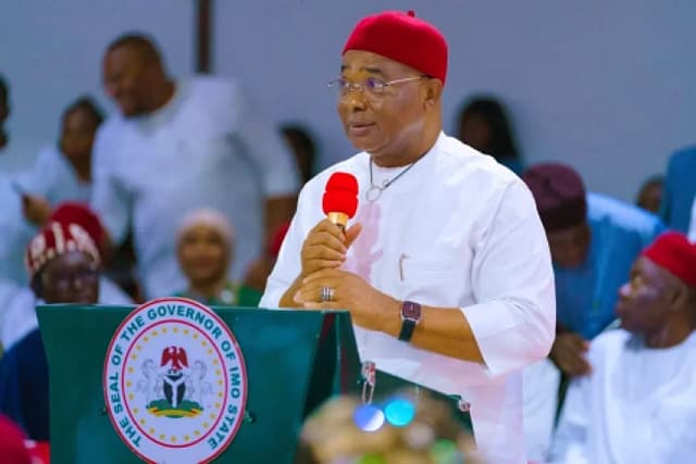 APC governors beg Buhari to prevail on Malami, Nwajiuba, other loyalists not to leave party