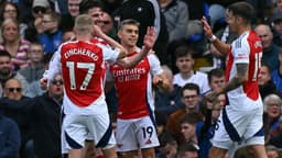  Arsenal stroll makes Liverpool wait for title as Ipswich face relegation