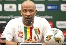 Super Eagles coach dares NFF bigwigs over ‘imposition’ of players