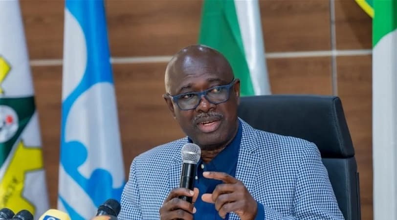 FG bans importation of oil pipelines