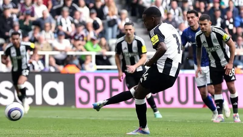 Newcastle relegate Ipswich down as Magpies go third