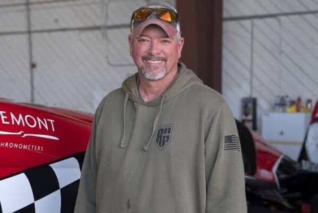 Stunt pilot Rob Holland killed in plane crash before air show