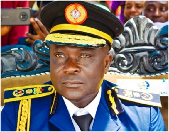 Job racketeering rocks federal fire service