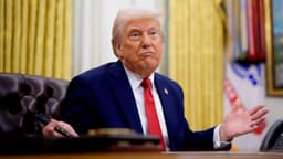 US economy unexpectedly shrinks on import surge before Trump tariffs