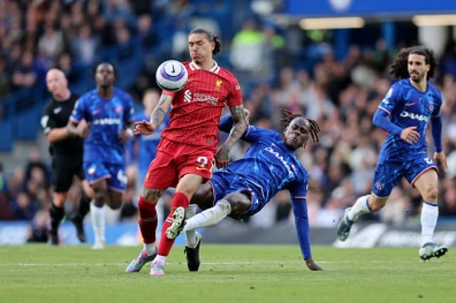 Chelsea beat champions Liverpool to boost top-five push