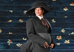 Rihanna reveals third pregnancy