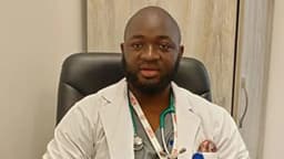President of Liberia's doctors' association  banned from practising medicine over qualification doubts