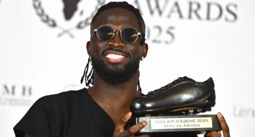 Super Eagles Striker Tolu Arokodare wins Best African Player Prize in Belgium