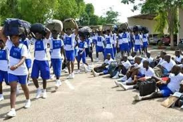 Why are Southern youths abandoning the army?