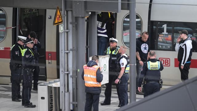 Several injured in Hamburg knife attack, woman arrested