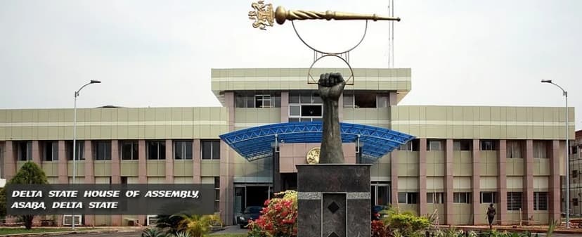 Policemen stop journalists from covering Delta gov’s address to lawmakers