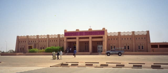 Terrorists attack Mali Army Base, Timbuktu Airport