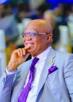 Defection Drama: Gov Eno declares ‘It’s time to move’; Akwa Ibomites shout ‘No!’