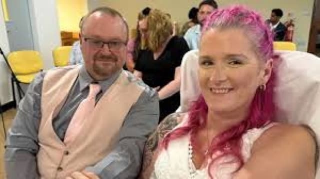 Couple weds in hospital after bride paralysed at hen party