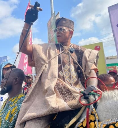 ?King of Steeze? Farooq Oreagba makes grand style return at Ojude Oba 2025