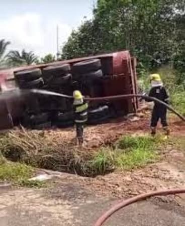 Conductor dies as petrol tanker crashes in Anambra
