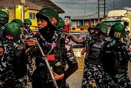Men in police uniform invade residence of radio station manager