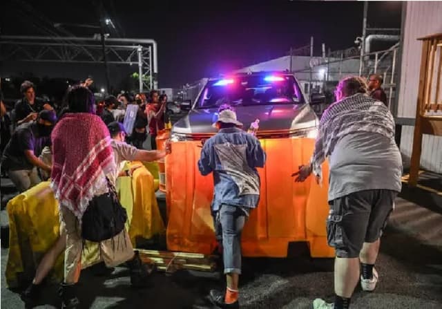 Four detained immigrants escape in US